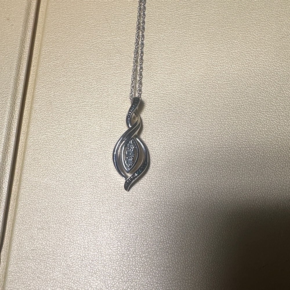 Kay Jewelers Twisted Silver Necklace